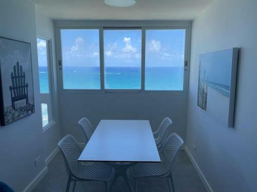 Apartamento Kasa Blue Ocean - 2 Bed 2 Bath For 4 Ocean View Balcony Beachfront Condo Pool