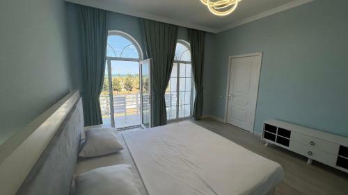 Hostal Astara Boulevard Village