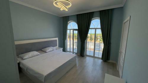 Hostal Astara Boulevard Village