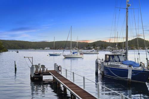 Waterfront Retreat At Daleys Point