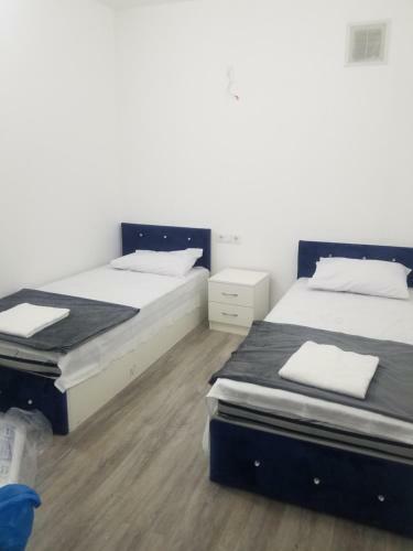 Pak Az Hotel