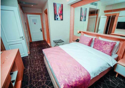 Regal Inn Badamdar Hotel