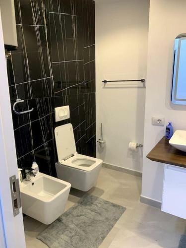 Modern Sea View Apartment Duress Center