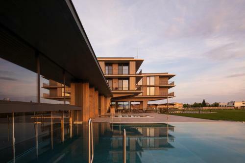 Hotel The Resort
