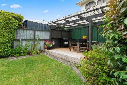 Pomare Cottage - Rotorua Holiday Home