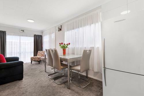 Pomare Cottage - Rotorua Holiday Home