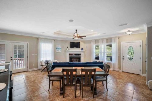 Bear Pt Pet Friendly Retreat