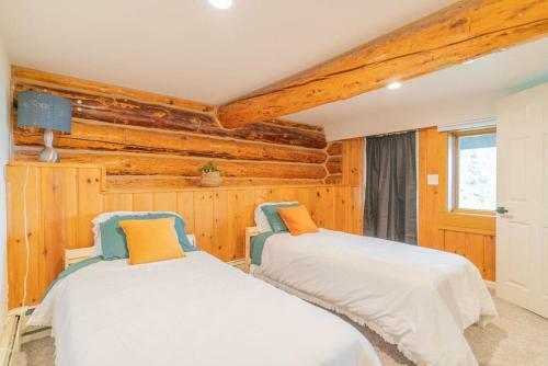 The Chetana Ridge Cabin