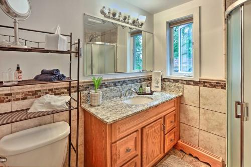 Spacious Fairbanks Home Fireplace, Walk Dtwn