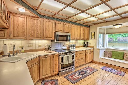 Spacious Fairbanks Home Fireplace, Walk Dtwn