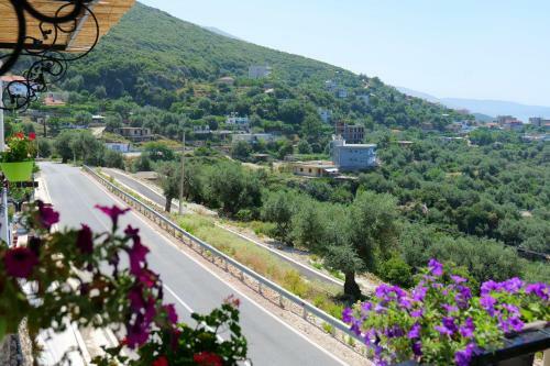Bed & Breakfast Vila Panorama Piqeras
