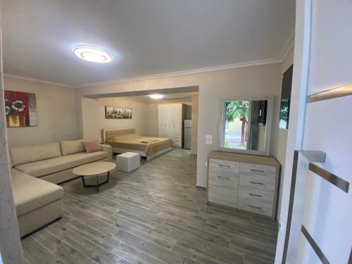 Hostal Rusi Apartments
