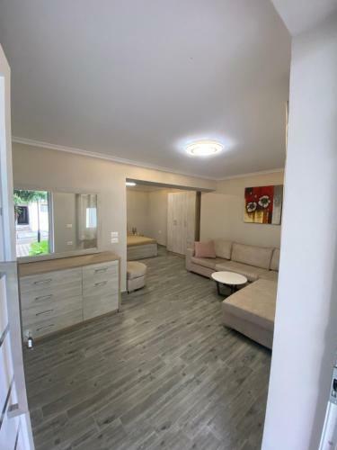 Hostal Rusi Apartments