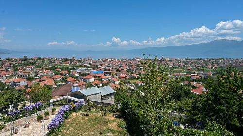 Bed & Breakfast Topalli Vila