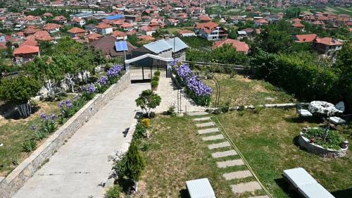 Bed & Breakfast Topalli Vila