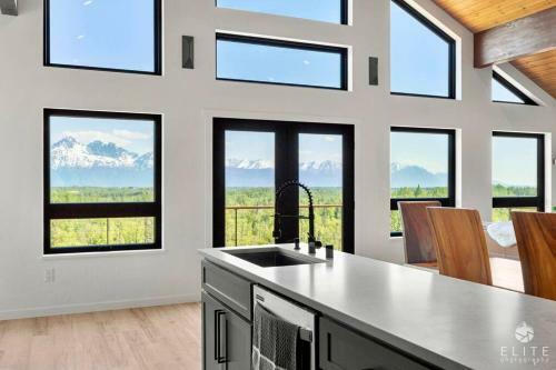 Villa Luxury Living At The Eagles Perch Palmer Ak