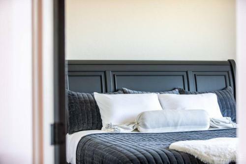 Villa Luxury Living At The Eagles Perch Palmer Ak