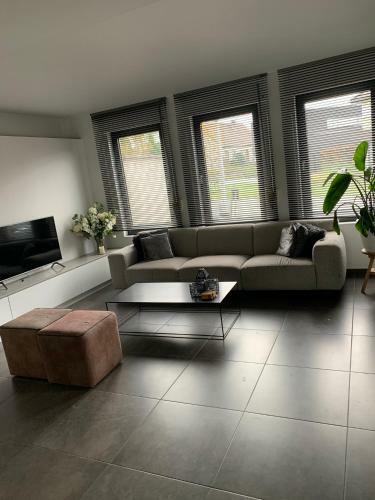 Groot Modern Huis Met Priv� Kamer