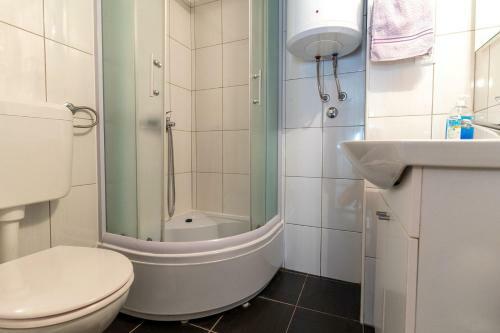 Hostal Apartments Bo?ena