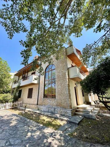 Hostal Stone Villa Shengjin
