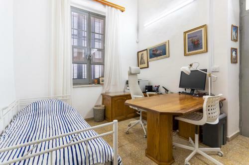 To Hani - Large Traditional House