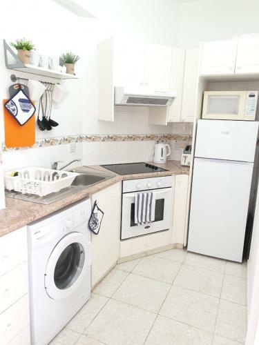 Regina Gardens - Stylish Modern 1 Bedroom Apartment