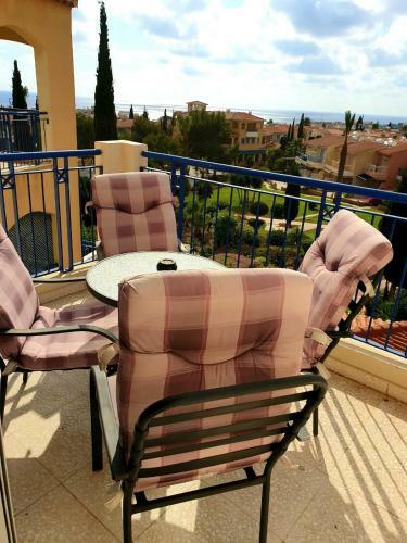 Regina Gardens - Stylish Modern 1 Bedroom Apartment