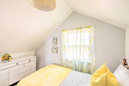 Family-friendly Flagstaff House With Big Yard!