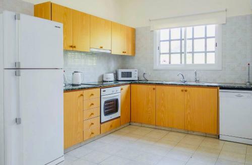 Villa Katerina: Coral Bay, Laourou Beach