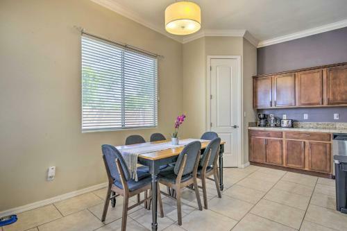 Gilbert Oasis With Outdoor Pool And Putting Green
