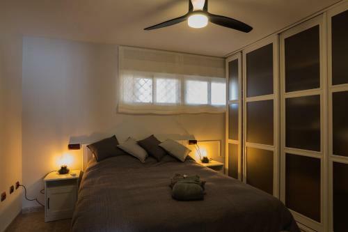 Street Level Apartment. Swimming Pool, Wifi,