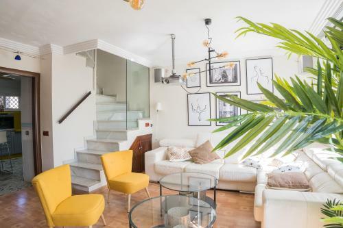 Street Level Apartment. Swimming Pool, Wifi,