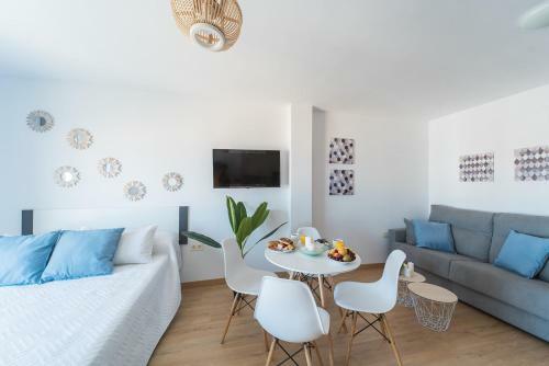 Expoholidays- Apartamentos Puerto Aguadulce