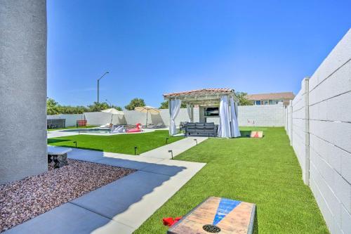 Lavish House With Home Theater And Fireplaces!