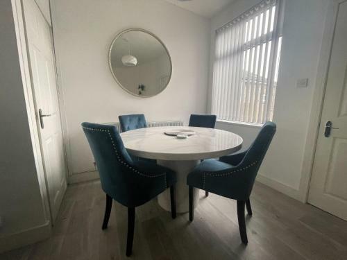 Captivating House In Aberdare Sleeps 6 Near Brecon