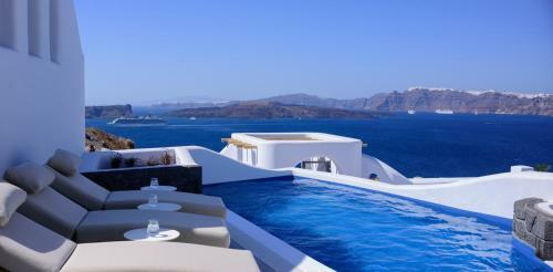 Bed & Breakfast Acro Blue Luxury Villas