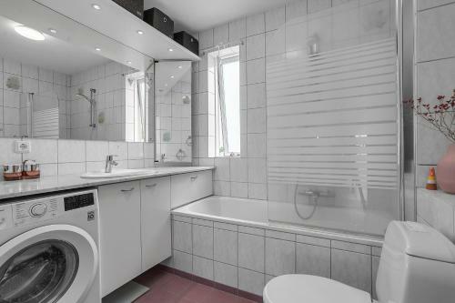 Downtown Reykjav�k Apartment - Amazing Garden View