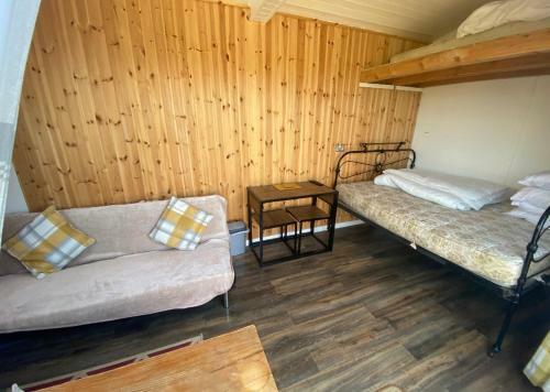 Cwt Melyn, Shepherds Hut With Views