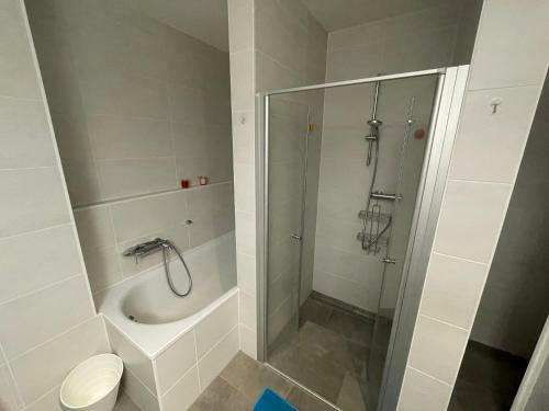 Luxembourg 2 Bedroom Apartment In Gasperich