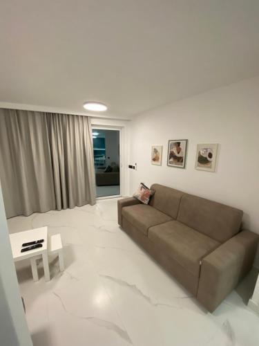 Deluxe Pool Apartment 4