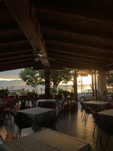 Hostal Restaurant & Apartments Lipa