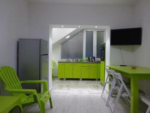 Jasmin White Apartment