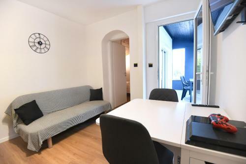 Apartment By The Sea Renata In Punta Skala