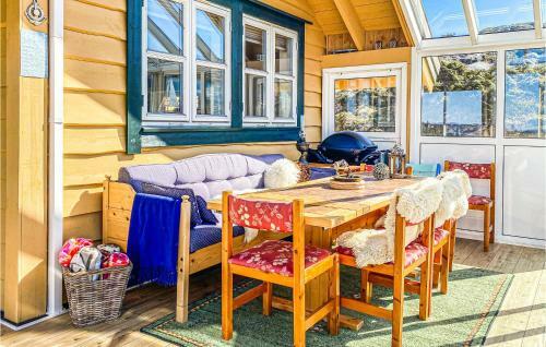 Awesome Home In Bekkjarvik With Wifi And 3 Bedrooms