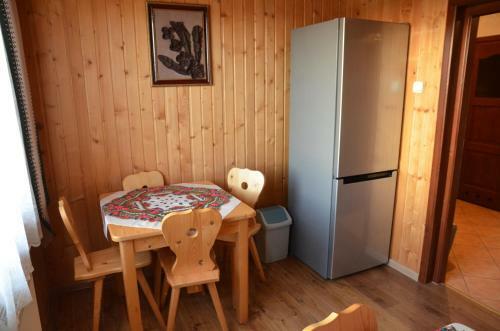 Hostal Pensjonat ?leboda Wynajem Pokoi Ewa Sato?a