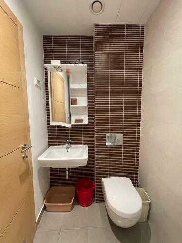 Sunny Boulevard Apartment