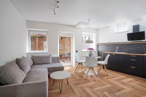 Exclusive Oldnew Apartments In City Center