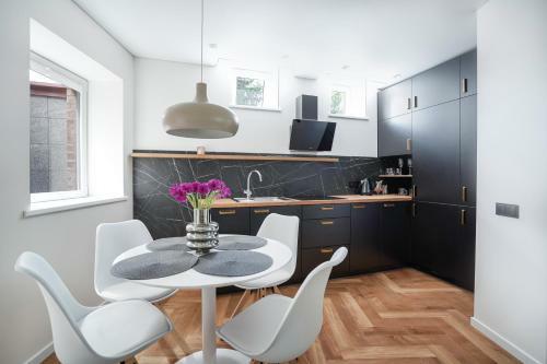 Exclusive Oldnew Apartments In City Center