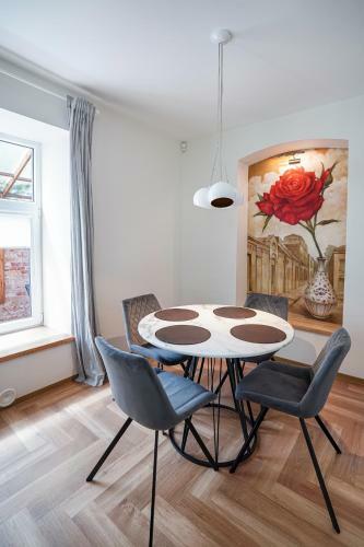Exclusive Oldnew Apartments In City Center