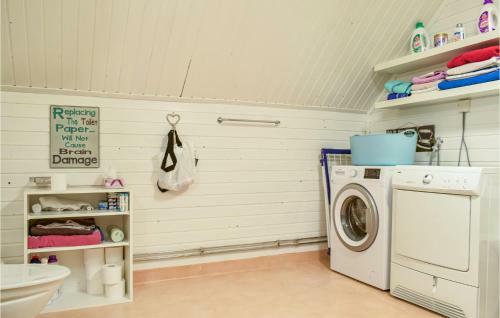 Awesome Home In Asarum With Wifi And 3 Bedrooms